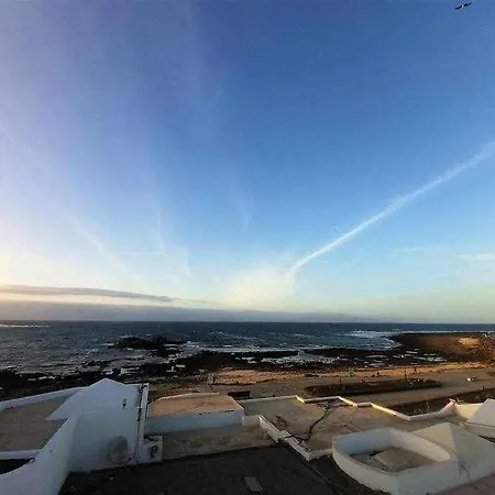 Breeze View House By The Sea Apartment *