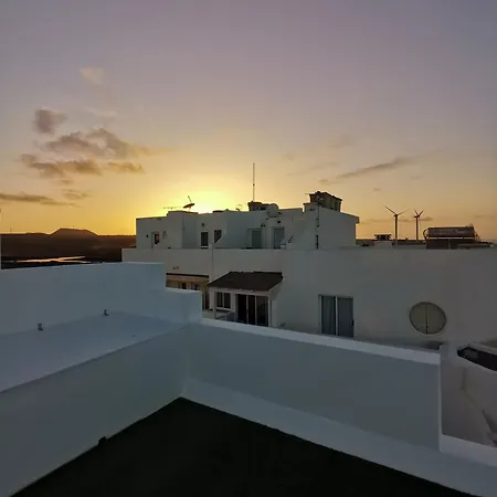 Sun & 9 * Corralejo